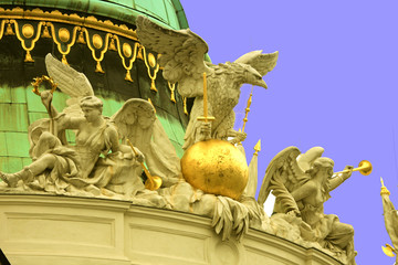 Fototapeta premium statue of eagle on the Hofburg Palace, Vienna, Austria