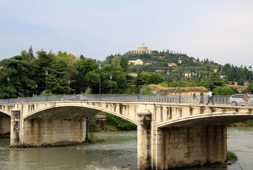 Fototapeta na wymiar Ponte Garibaldi bridge, Verona, Italy