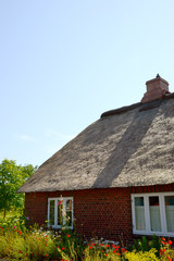 Haus mit Reetdach 