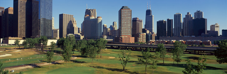 Fototapeta premium Panoramic view of the city skyline from the Metro Golf Illinois Center, IL