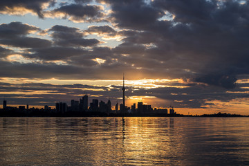 Naklejka premium Toronto skyline sunrise