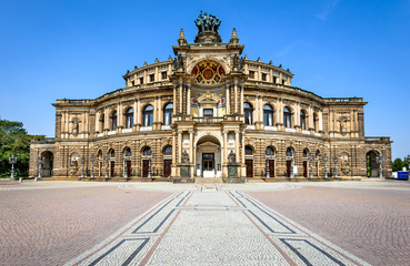 Fototapeta na wymiar Dresden Opera, Germany