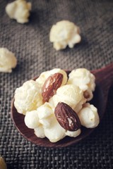 Popcorn with almond