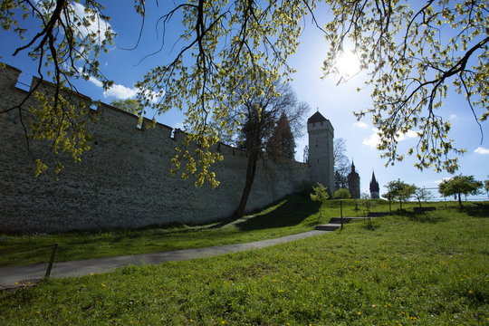 The Museggmauer or Musegg wall, was built in the 14th century to protect Luzern of Switzerland. The Museggmauer and its towers are well preserved, and open to the public.