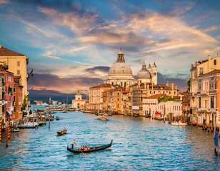 Papier Peint photo Venise Grand Canal avec Santa Maria Della Salute au coucher du soleil, Venise, Italie