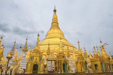 Fototapeta premium Shwedagon Paya pagoda Myanmer famous sacred place and tourist attraction landmark.Yangon, Myanmar