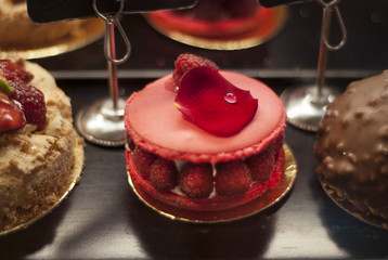 Пирожное Исфахан