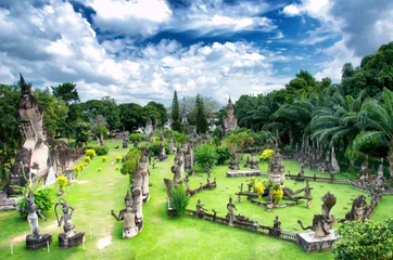 Photo sur Aluminium Bouddha Vue imprenable sur la mythologie et les statues religieuses du parc Wat Xieng Khuan Buddha. Vientiane, Laos