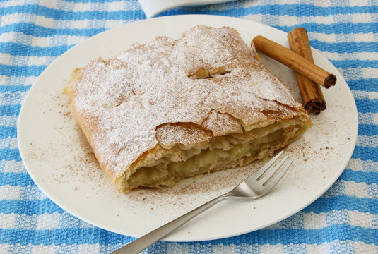 Bougatsa