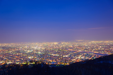 Obraz premium Sapporo at dusk, view from Observatory of Mt.Moiwa