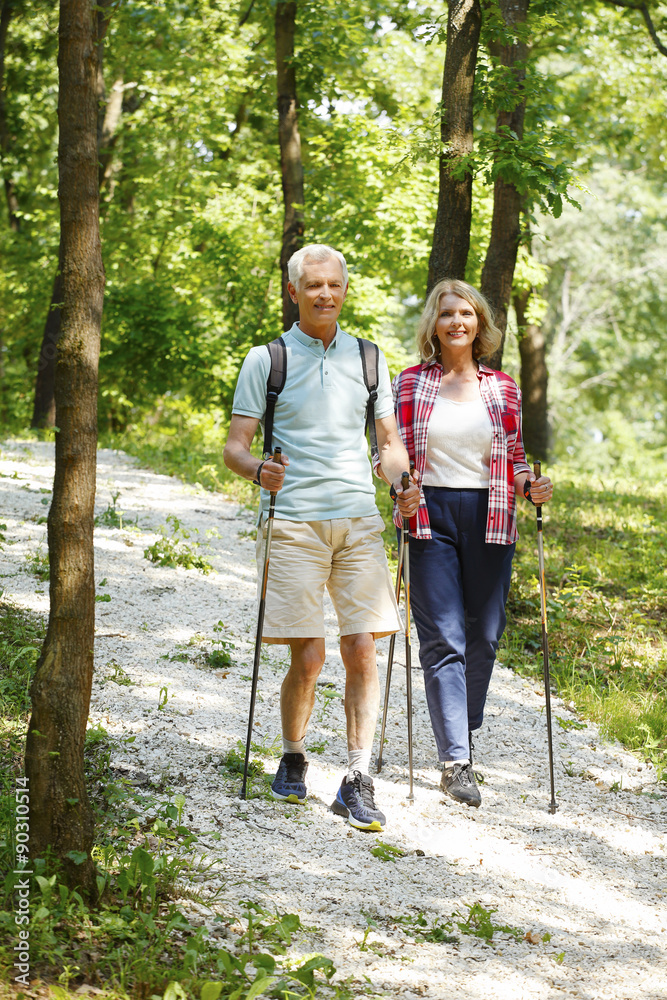 Poster Active senior couple