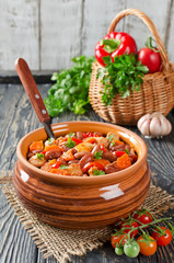 Vegetable stew with chicken and beans