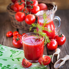 Tomato juice and fresh tomatoes
