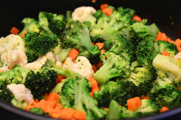Gros plan de légumes cuits à la vapeur