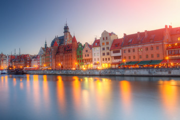 Fototapeta na wymiar Gdańsk o zachodzie słońca