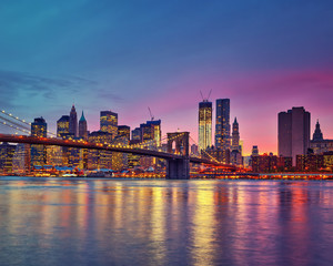 Fototapeta na wymiar Manhattan at dusk