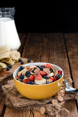 Wholemeal Cornflakes with fresh Fruits