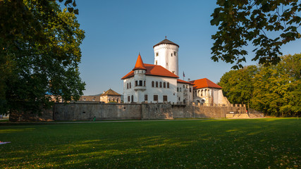 Budatinsky zamok - zamek z wieżą - Budatin, Zilina, Słowacja