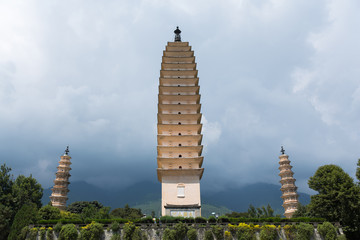 famous three pagodas in Dali