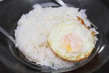 rice and fried eggs of easy breakfast cooking