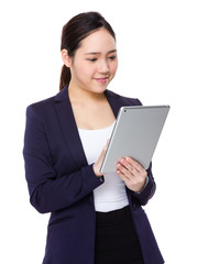 Fototapeta premium Asian young businesswoman use of the tablet pc