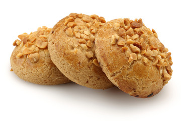 Cookies with a nut crumb