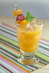 Zumo de frutas frio