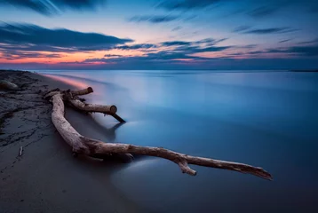 Foto op Plexiglas Blauwe magie - zeegezicht met lange blootstelling vóór zonsopgang © Jess_Ivanova