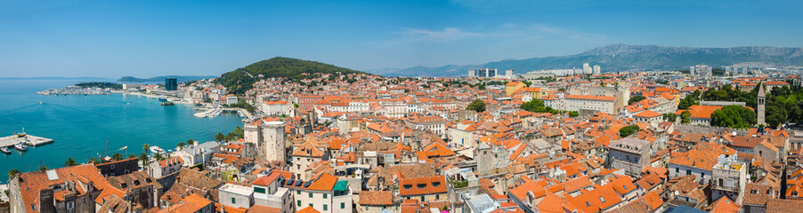 Fototapeta na wymiar Panorama the city of Split.