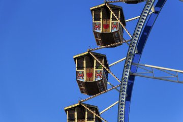 Fototapeta na wymiar Ferris wheel at the Oktoberfest in Munich