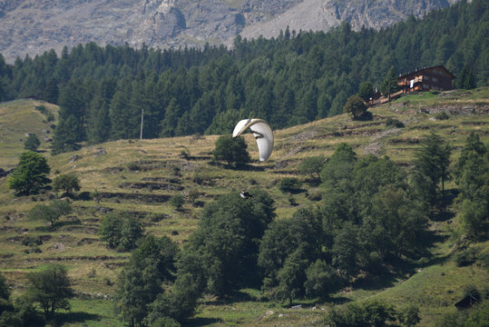 paracadutismo parapendio volare montagna