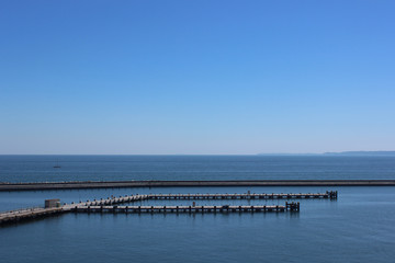 Fototapeta premium leerer Hafen