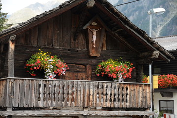 Fototapeta na wymiar Bauernhaus in den Alpen
