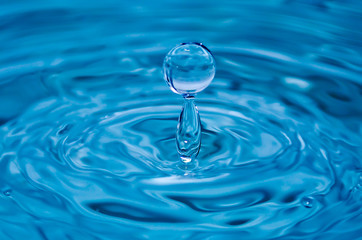 Fototapeta na wymiar Blue water drop