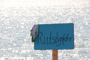Attention display Rutschgefahr