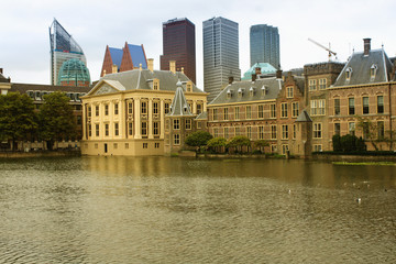 Fototapeta na wymiar The Hague's Binnenhof with the Hofvijver