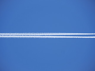 condensation trail