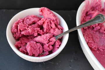 Blackberry Frozen Yogurt