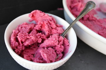 Blackberry Frozen Yogurt