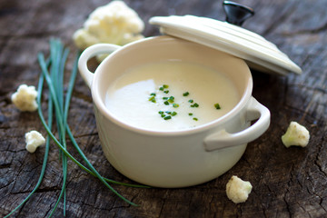 Creamy cauliflower soup