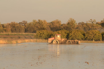 Obraz premium Flood Tractor
