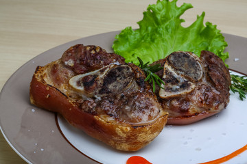 Knuckle pork