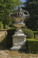 Obraz premium Stone vase, Jardines de la Granja de San Ildefonso, monuments in
