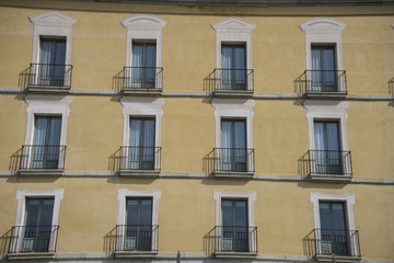 Fototapeta na wymiar old windows and classical city of San Ildefonso, Palacio de la G