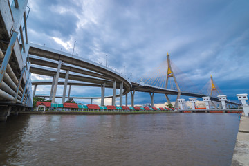 Obraz premium Klong ladpho flood way and Bhumiphol bridge across Chaopraya river in Thailand.