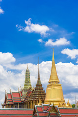 Fototapeta premium Temple of the Emerald Buddha(Wat Phra Kaew) with blue sky Bangkok, Asia Thailand