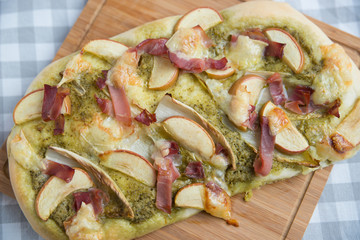 Herbstliche Pizza 