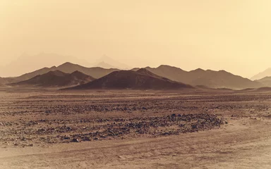 Fotobehang Steenwoestijn - berglandschap met stenen heuvels. © Repina Valeriya