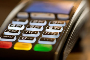 Obraz premium Swipe machine on table