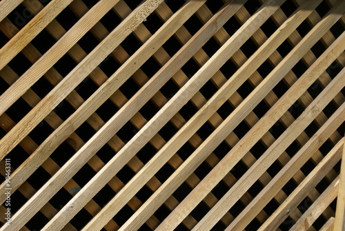 "Holzgitter" Stockfotos und lizenzfreie Bilder auf Fotolia.com - Bild